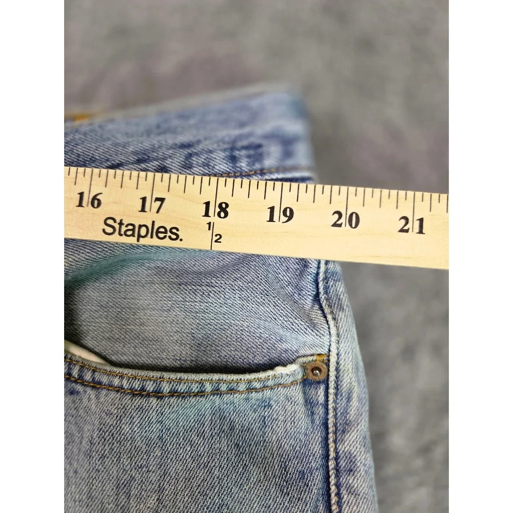 Vintage Levi's 501 Jeans Mens 37x29 Light Wash Blue Button Fly Straight Leg